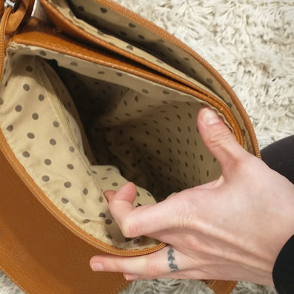 Noatd Camel Brown Crossbody Handbag - Picture 5 of 11